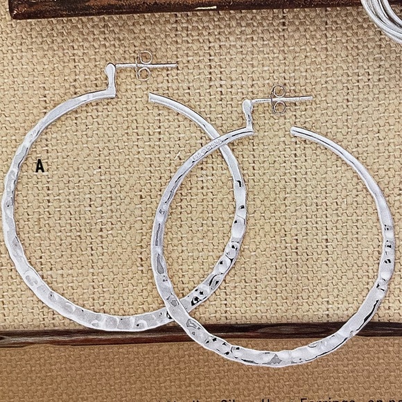 Silpada Sterling Silver Hammered Earrings P1287 - Picture 5 of 16